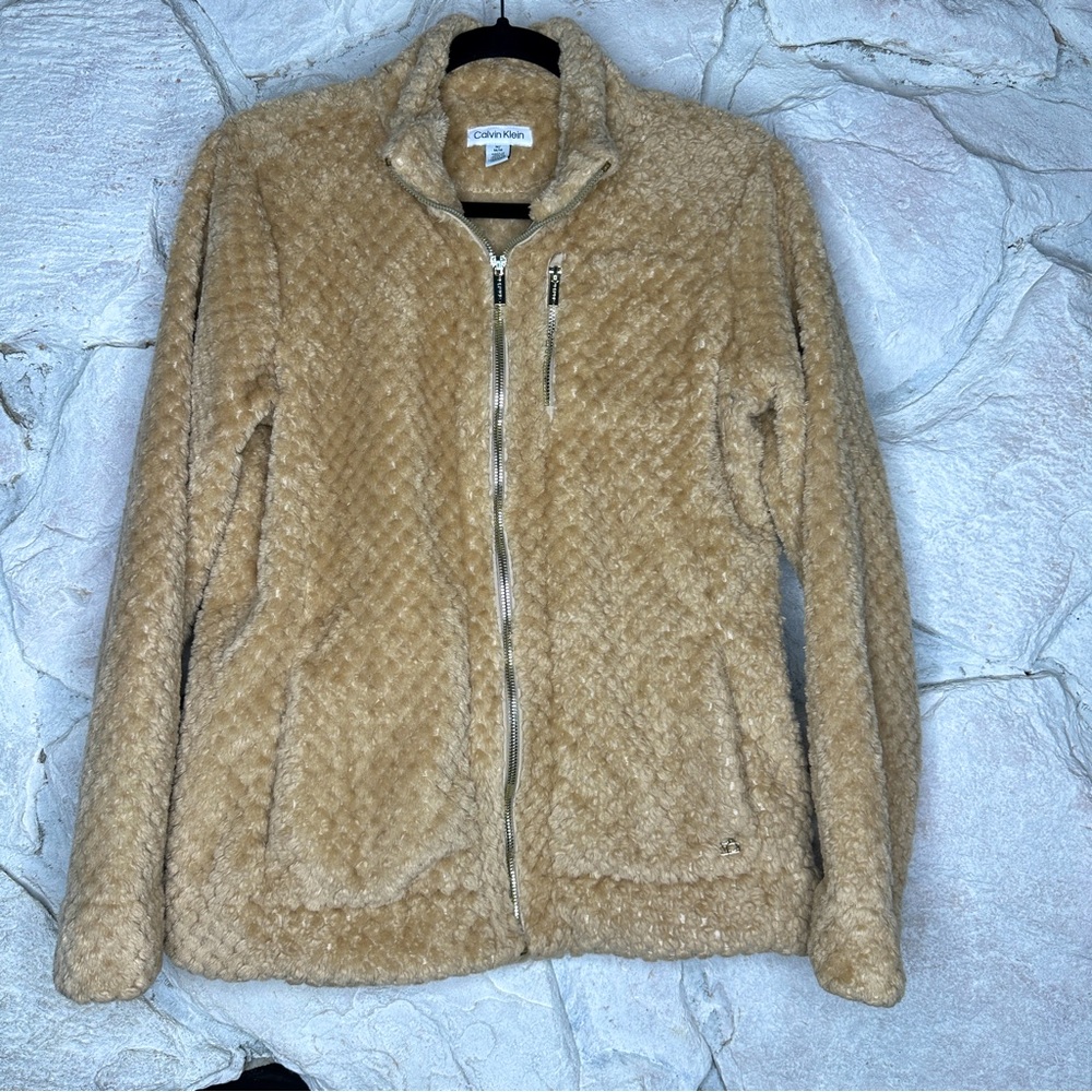 Calvin Klein | Women’s Teddy Fleece Full Zip Gold Tone Detail Tan Jacket, Size M